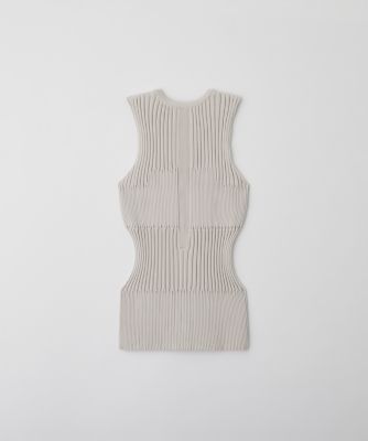 ＦＬＵＴＥＤ ＳＬＥＥＶＥＬＥＳＳ ＴＯＰ | ファッション・服 | 三越 